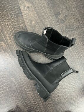 Men's Black Chukka Lug Boots - Rugged Slip-On Style